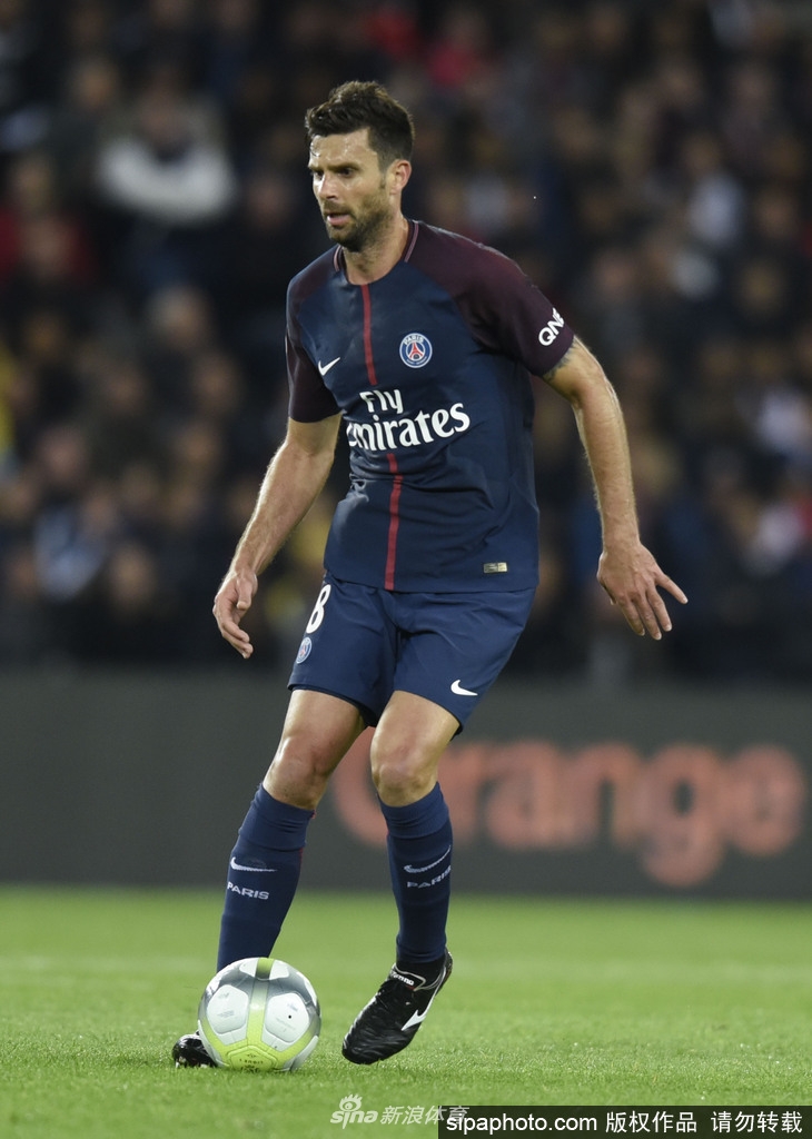 浓眉极不友 浓眉极不友